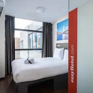 Easyhotel Centre Отель